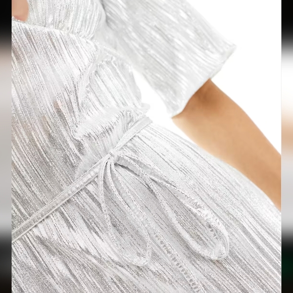 Never Fully Dressed Women's Silver Plisse Midi Dress XXL NWT Maximalist Chic - Picture 4 of 16